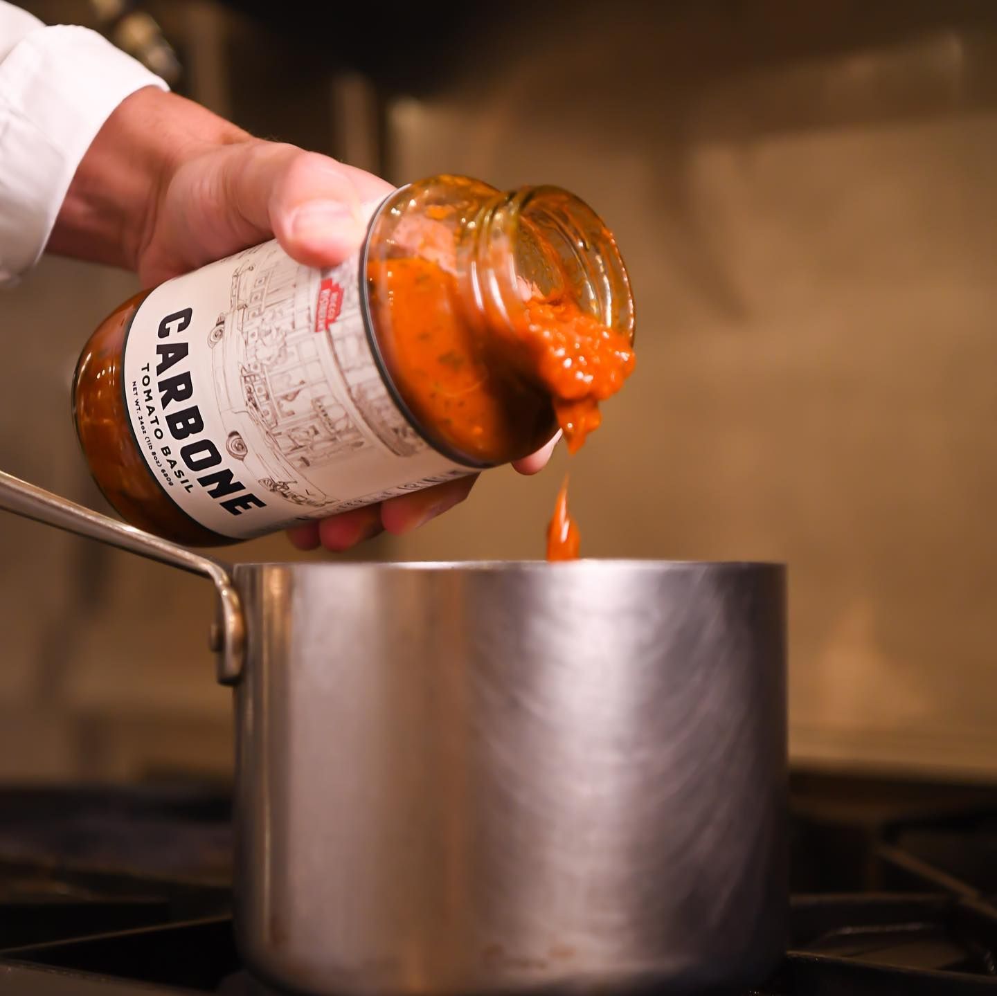 Carbone é um restaurante ítalo-americano criado por Mario Carbone, Rich Torrisi e Jeff Zalaznick