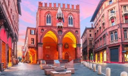 Bolonha, a culta e gastronômica cidade vermelha italiana