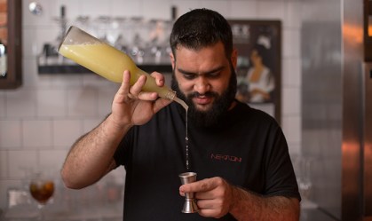 Onde os bartenders bebem? Com Chris Carijó, do Negroni Bar, em SP
