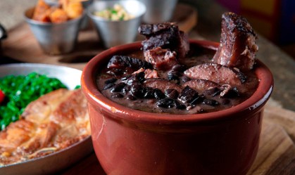 Veja onde pedir delivery de feijoada em São Paulo