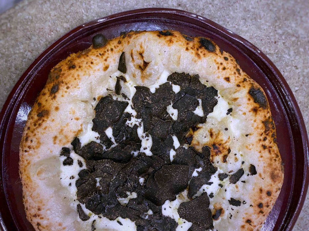 pizza-evvita-768x1024-1-e1587592136194