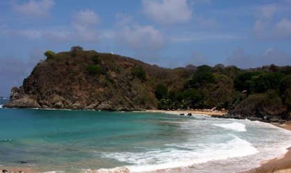 Praias do Sueste e Caieira, em Noronha, reabrem no próximo sábado