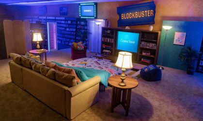 A última locadora Blockbuster do mundo agora também é um Airbnb