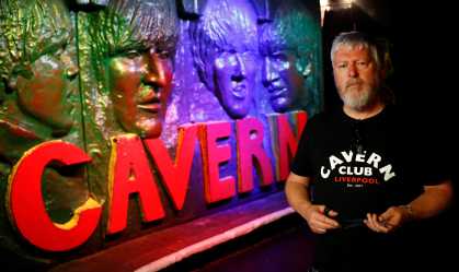 Bar que projetou Beatles se adapta para reabrir após 5 meses em Liverpool