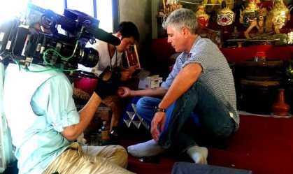 Karaokê e um toque de filme noir: como foi trabalhar com Bourdain na Tailândia
