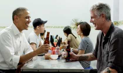 Bourdain convenceu Obama a comer noodles e beber cerveja no Vietnã