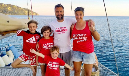 Família italiana mantém planos de velejar por um ano, mesmo com pandemia