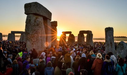 Celebrações do solstício de verão de Stonehenge são canceladas devido à pandemia