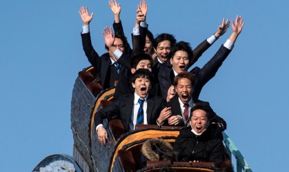 Sem gritar na montanha-russa: as novas regras para parques de diversão no Japão