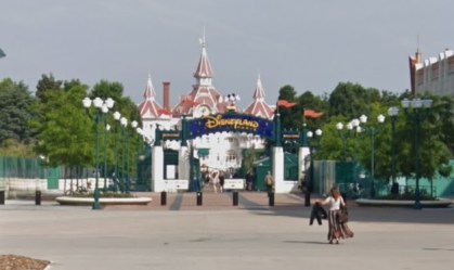 Disney decide adiar a reabertura de parques na Califórnia