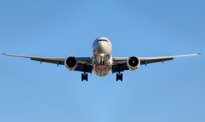 Chances de pegar Covid-19 em avião são menores do que se pensa, dizem cientistas