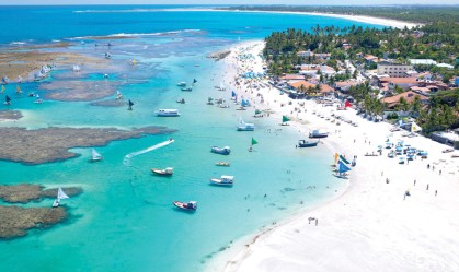 Porto de Galinhas vai fechar bares e restaurantes entre 23h e 7h