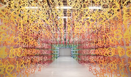 Farol Santander recebe primeira exposição no Brasil de Emmanuelle Moureaux