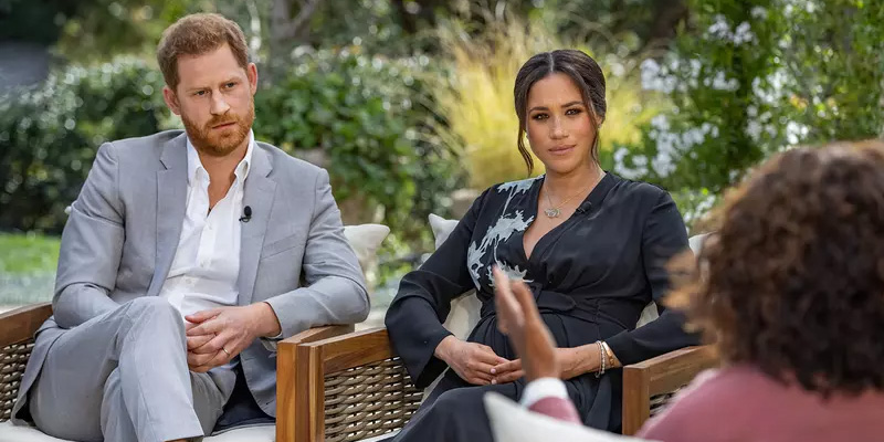 Meghan Markle e príncipe Harry durante entrevista para Oprah Foto: Divulgação/Harpo Productions/Joe Pugliese / Foto: Divulgação/Harpo Productions/Joe Pugliese