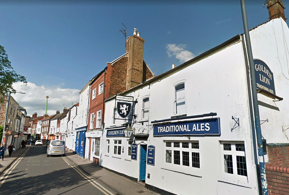 Foto do Street View do Gold Lion Pub em Boston, Reino Unido