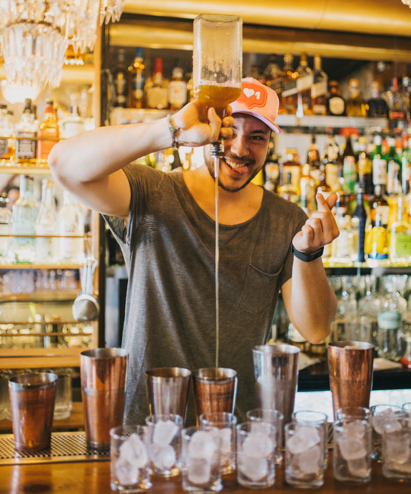 Foto do bar manager Ricardo Takahashi Paulon, do BeefBar São Paulo