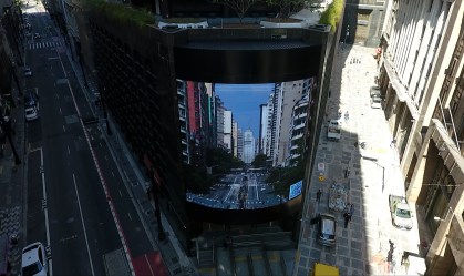 Arte no centro de SP: painel traz imagens de pontos turísticos do Brasil