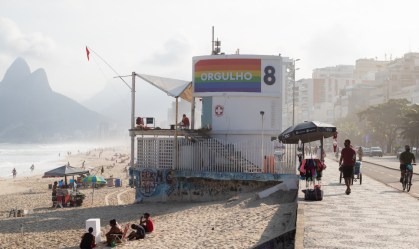 Do Leme ao Pontal: orla carioca recebe painéis em celebração ao mês do Orgulho LGBTQIA+