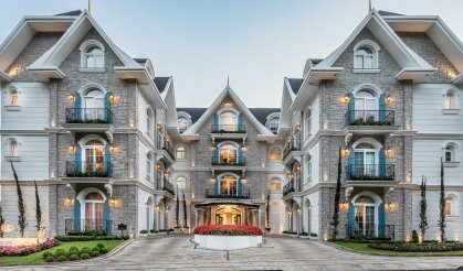 Entrada do Hotel Colline de France, em Gramado