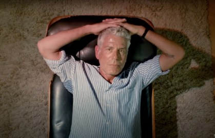Bourdain no documentário Roadrunner