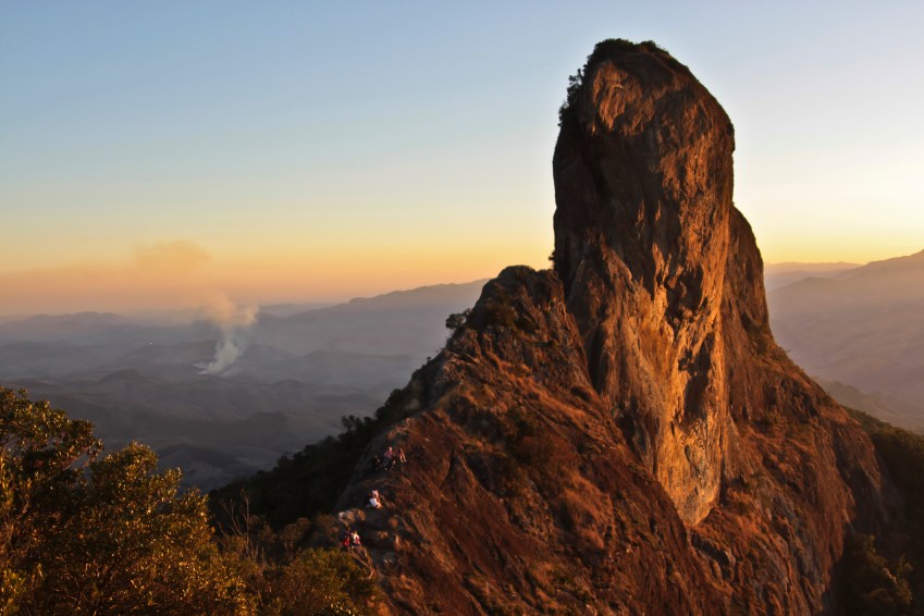 Pedra do Baú é uma das atrações para quem visita a região que engloba Campos do Jordão, São Bento do Sapucaí e Santo Antônio do Pinhal / getty images