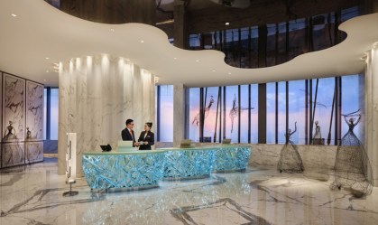 Em uma altura de 128 andares, hotel mais alto do mundo é inaugurado em Xangai