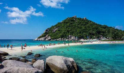 Após reabrir Phuket, Tailândia recebe turistas vacinados em outras três ilhas turísticas