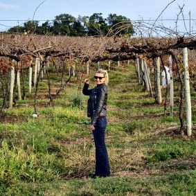Lu Mesquita em vinícola no Rio Grande do Sul
