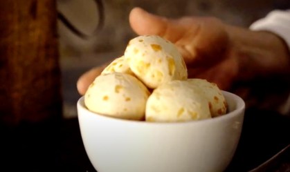 Aprenda a preparar o delicioso pão de queijo da Serra da Mantiqueira