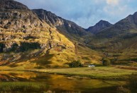 Castelos, vilarejos e montanhas: os cenários reais de Outlander na Escócia
