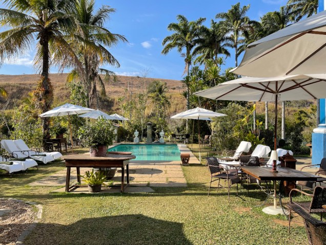 Piscina externa da Fazenda São Luiz da Boa Sorte • Daniela Filomeno
