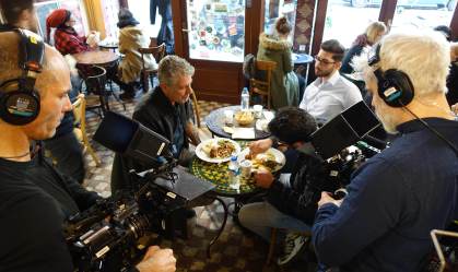 Bourdain revela as belezas gastronômicas e culturais de Colônia, na Alemanha