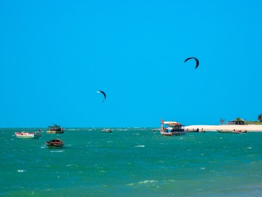 Barra Grande, no Piauí, é um dos destinos mais procurados para a prática de kite surf