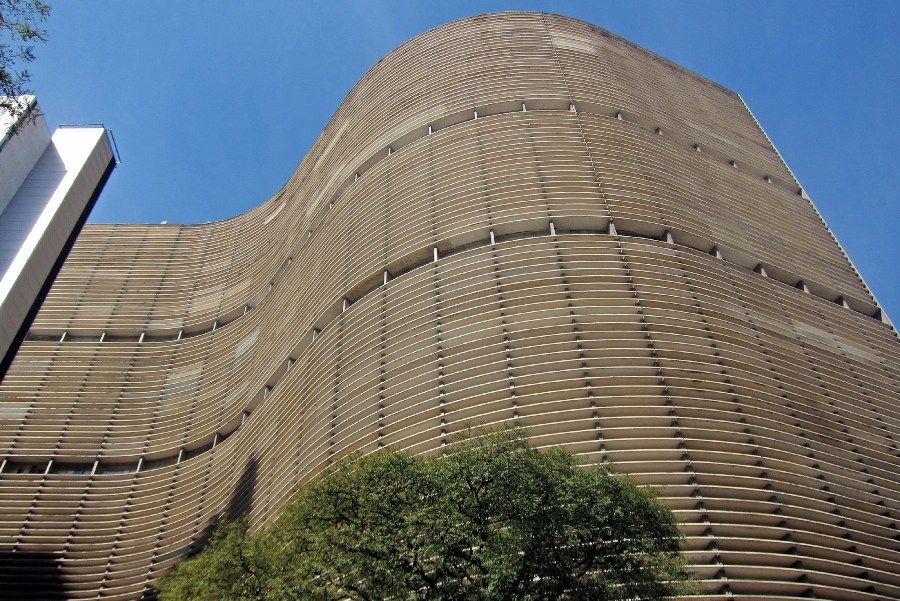 Prédio famoso do Rio foi construído sobre rocha implodida; conheça sua história