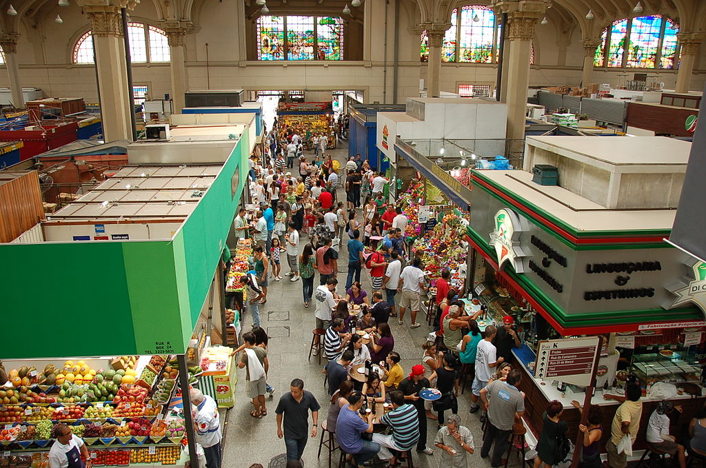 Interior do Mercadão de São Paulo • Wikimedia Commons