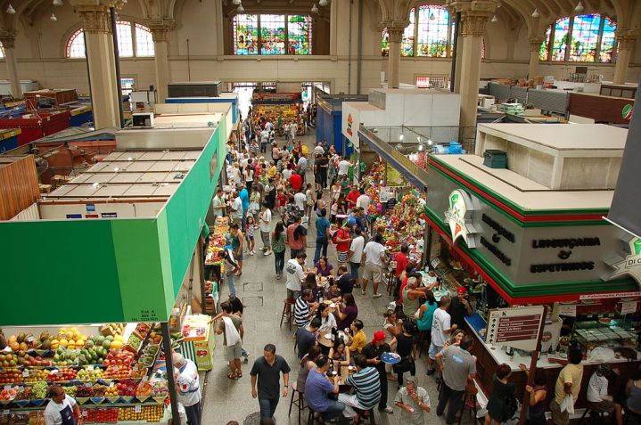 Interior do Mercadão de São Paulo • Wikimedia Commons