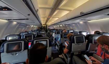 O que os comissários de bordo desejam que você saiba antes de viajar nestas férias