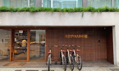 Hotel Arpoador, no Rio: design moderno e clima pé na areia juntos em Ipanema