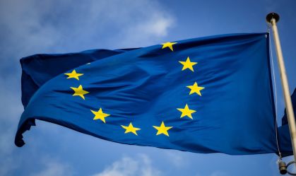 Passaportes de Covid-19 da UE e vacinas ajudaram turismo europeu