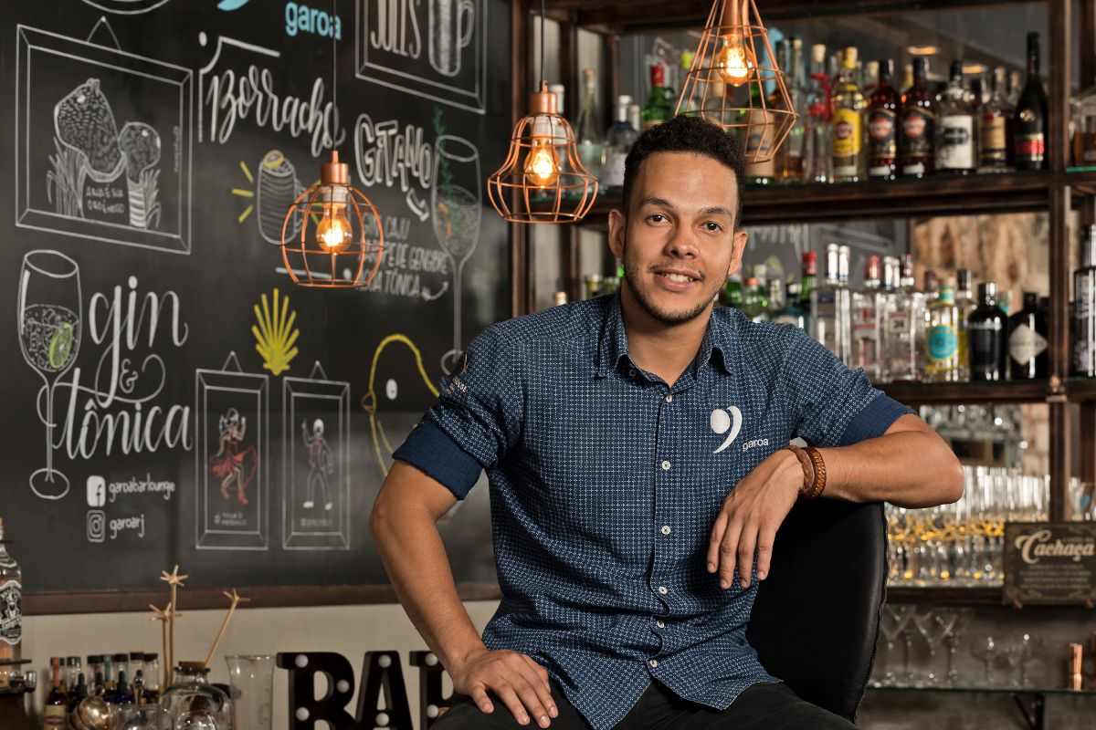 Igor Renovato Garoa Bar Lounge