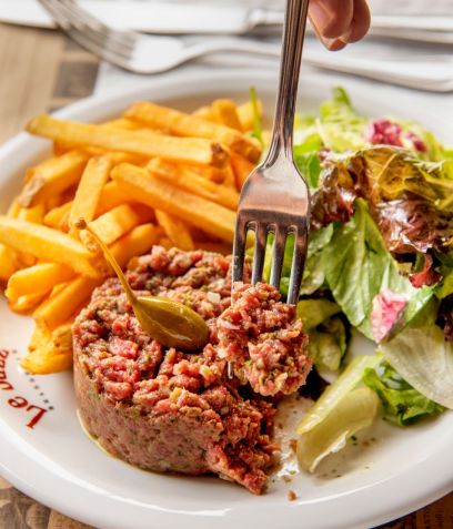 Steak Tartare do Le Jazz Brasserie, com unidades espalhadas por SP  / Romulo Fialdini