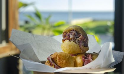 Do menu-degustação para a calçada: badalado Manga, de Salvador, abre bar anexo