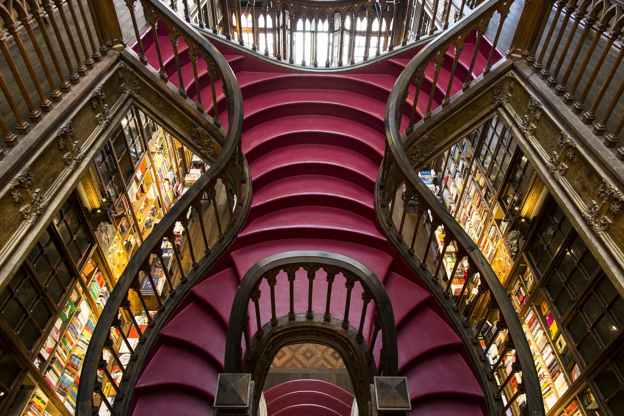 livraria lello escadarias