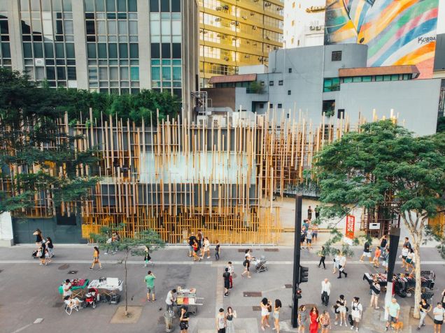 Japan House São Paulo sedia oficina de aquarelas naturais para as crianças • Estevam Romera