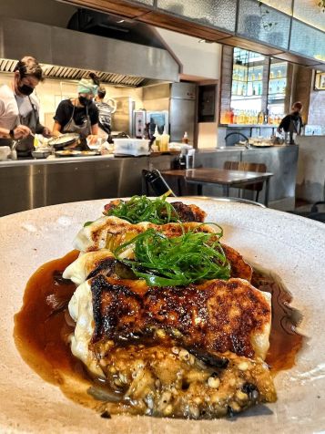 Guioza de joelho de porco do De Segunda / Tina Bini