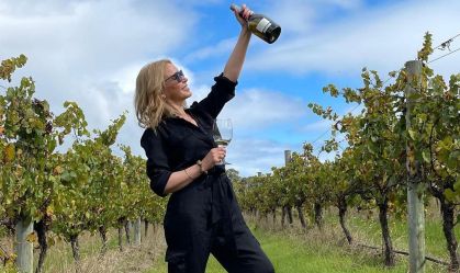 Com a pandemia, celebridades do showbiz investem em marcas de vinho e champanhe