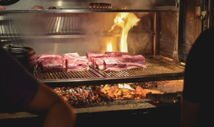 Churrasco hermano: 5 restaurantes que fazem sucesso preparando carnes na parrilla