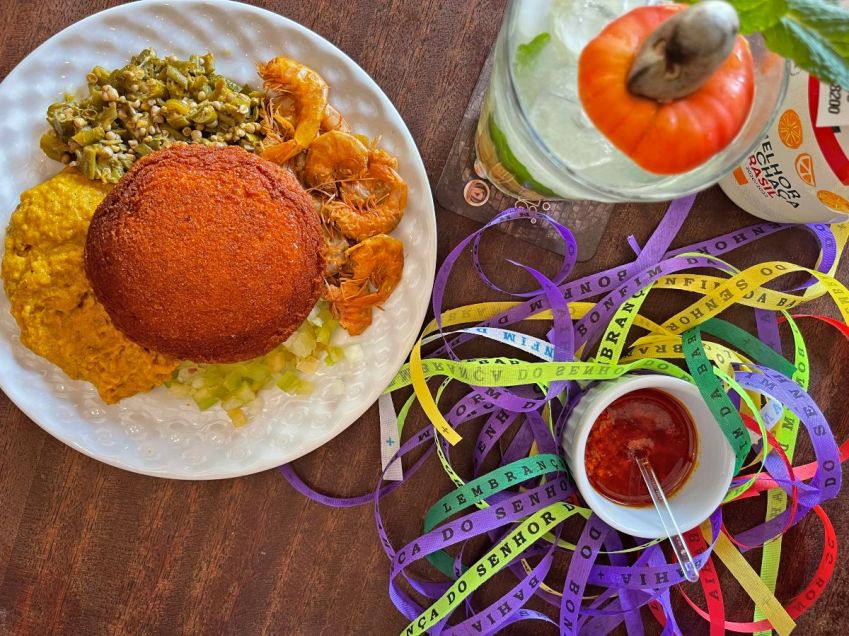 Acarajé é um dos símbolos da Bahia e tem raízes africanas • CNN Viagem & Gastronomia