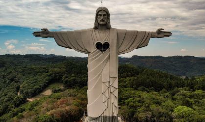 Estátua de Cristo maior do que o Cristo Redentor é finalizada no Rio Grande do Sul