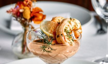 Lembra do coquetel de camarão? La Casserole revive esse clássico da gastronomia